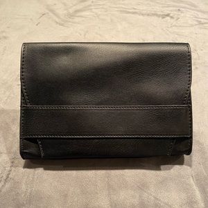 NWOT Summer & Rose Black Clutch/Crossbody